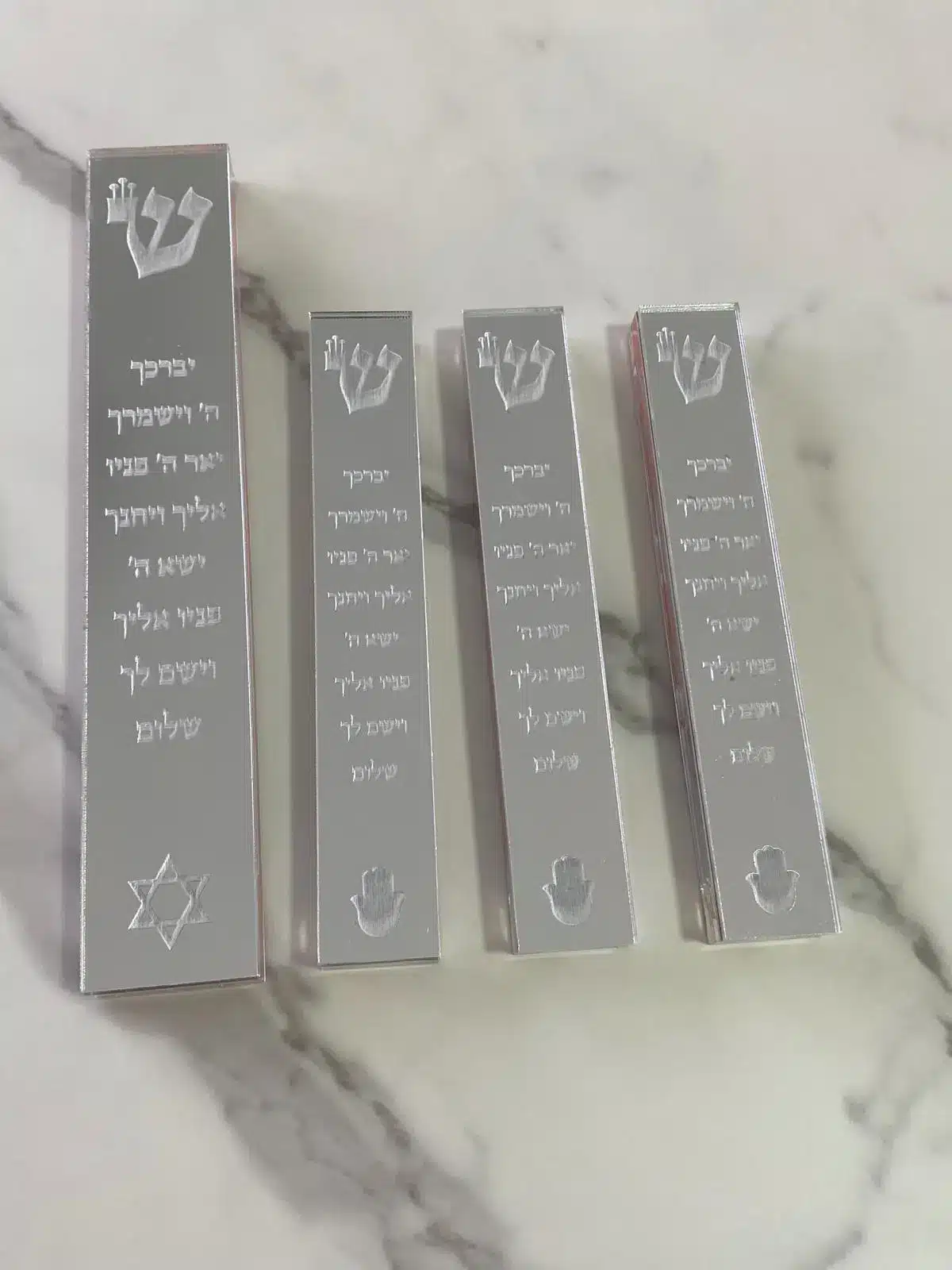 סט בתי מזוזה מאקריל בצבע כסף