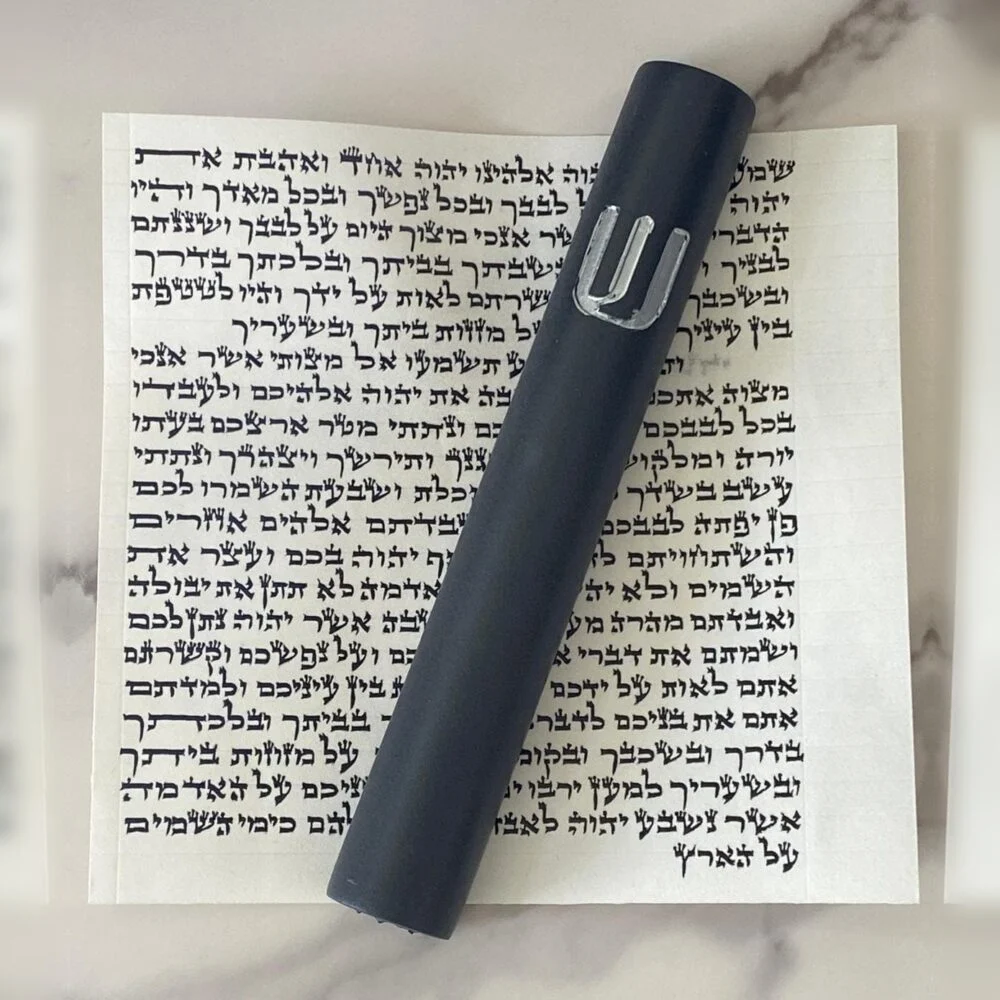 בית מזוזה מבטון דגם עוז-שחור